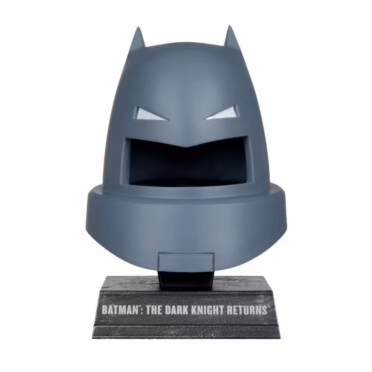 Batman: The Dark Knight Returns Armored Batman Cowl 1/3 Scale Replica