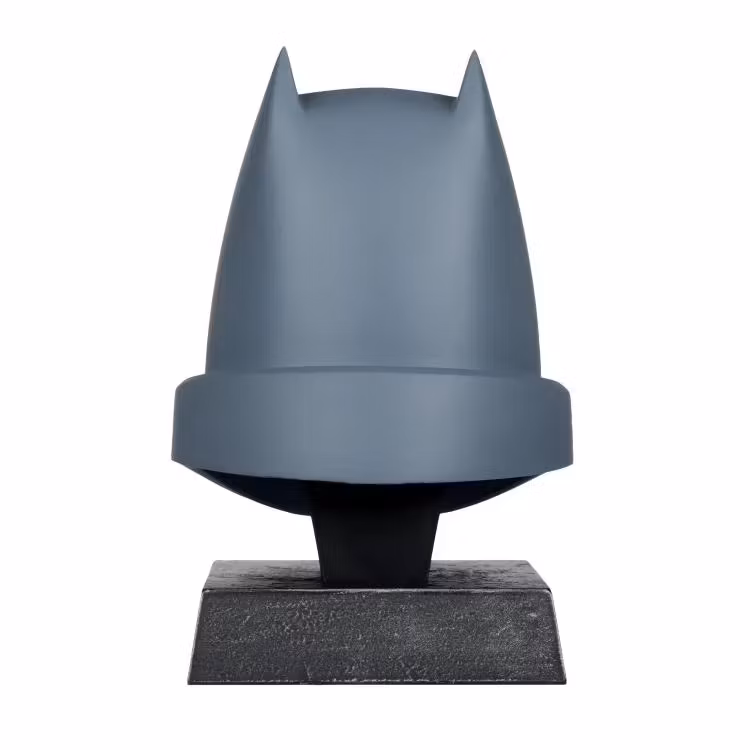 Batman: The Dark Knight Returns Armored Batman Cowl 1/3 Scale Replica