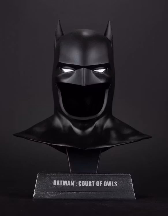 Batman: The Court of Owls Batman Cowl 1/3 Scale Replica