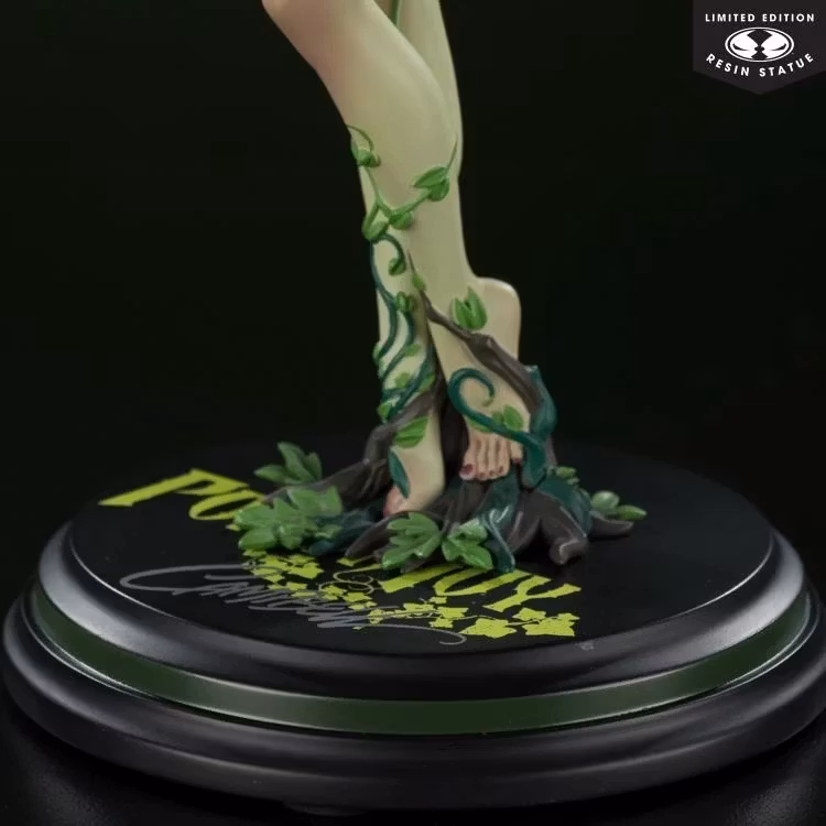 DC Covers Girls Poison Ivy 1/8 Scale Limited Edition Statue (J. Scott Campbell)