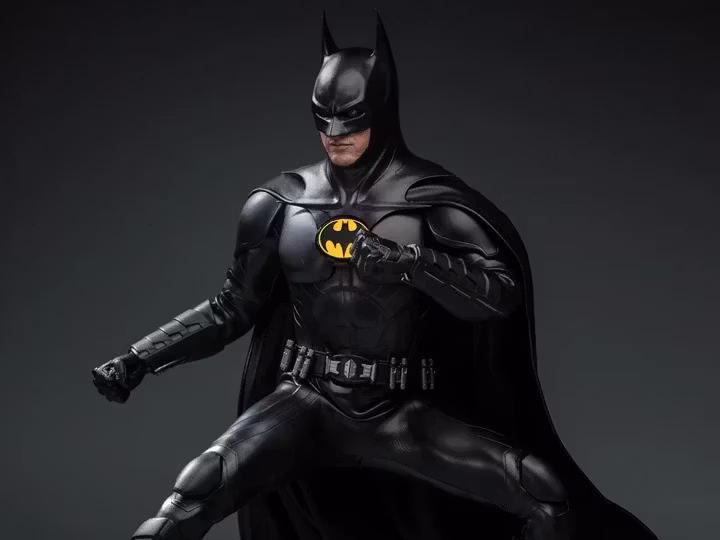 The Flash (2023) MMS712 Batman (Modern Suit) 1/6th Scale Collectible Figure