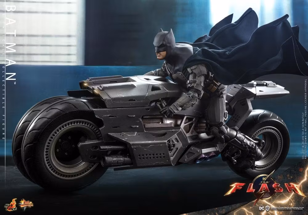 The Flash (2023) MMS705 Batman and Batcycle 1/6th Scale Collectible Figure Set