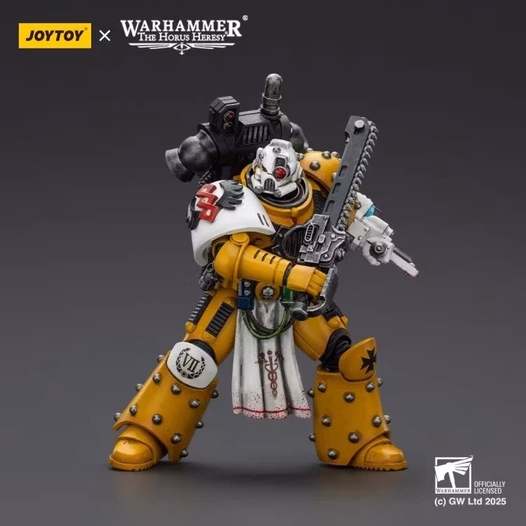 Warhammer: The Horus Heresy Imperial Fists Legion Apothecary 1/18 Scale Action Figure