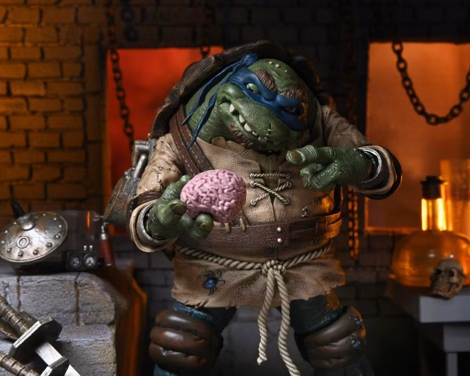 Universal Monsters x Teenage Mutant Ninja Turtles Ultimate Leonardo as The Hunchback