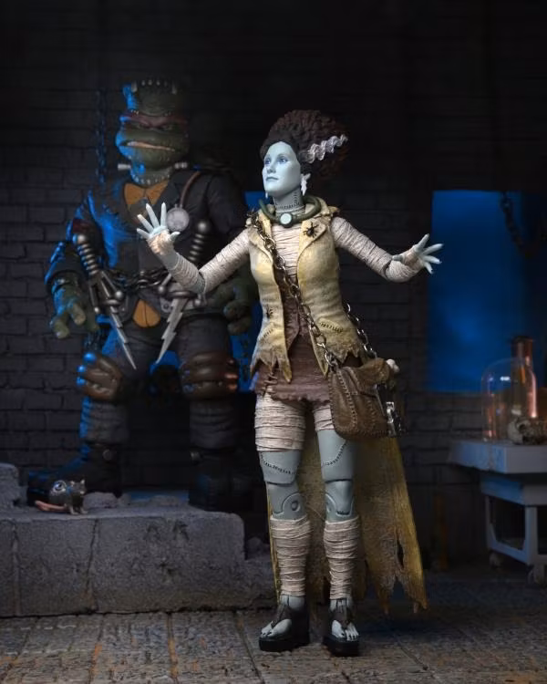 Universal Monsters x Teenage Mutant Ninja Turtles Ultimate April O'Neil as The Bride of Frankenstein