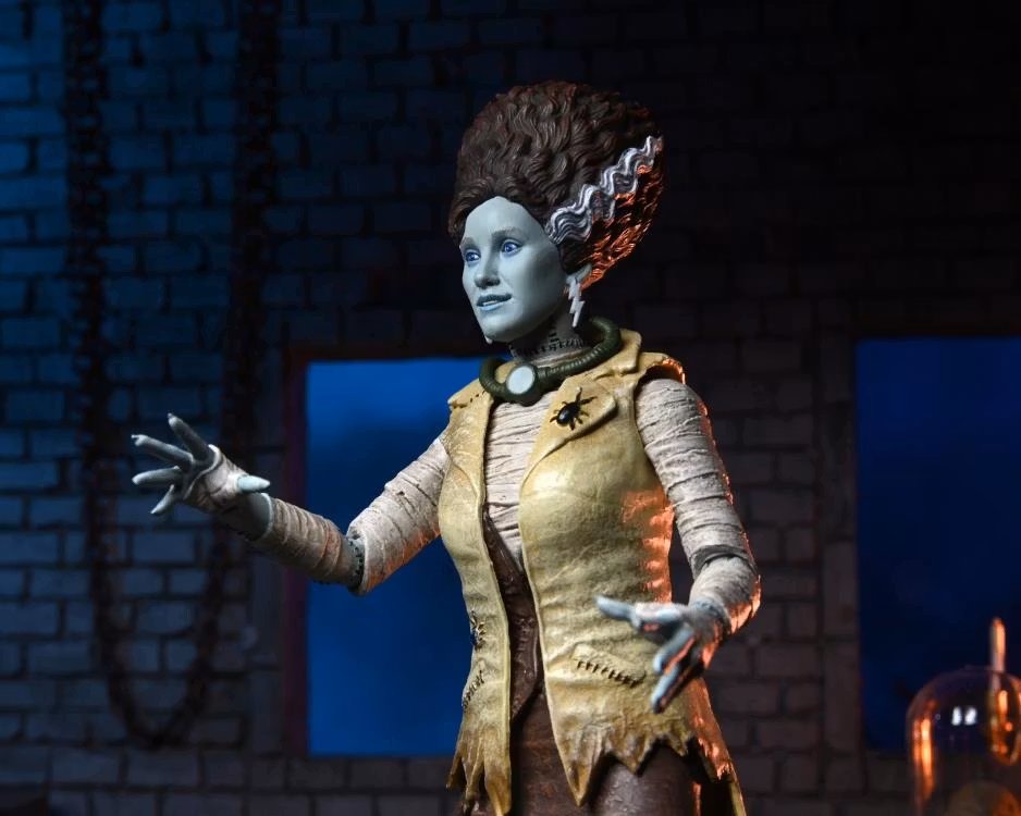 Universal Monsters x Teenage Mutant Ninja Turtles Ultimate April O'Neil as The Bride of Frankenstein