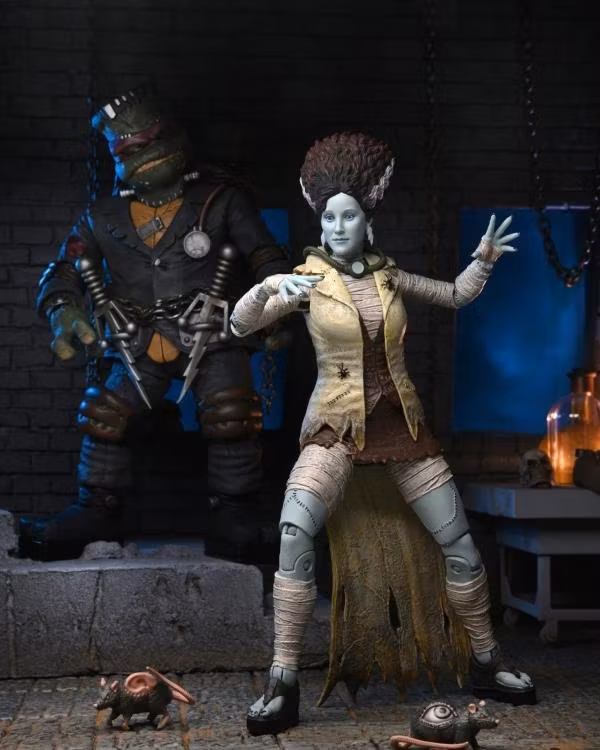Universal Monsters x Teenage Mutant Ninja Turtles Ultimate April O'Neil as The Bride of Frankenstein