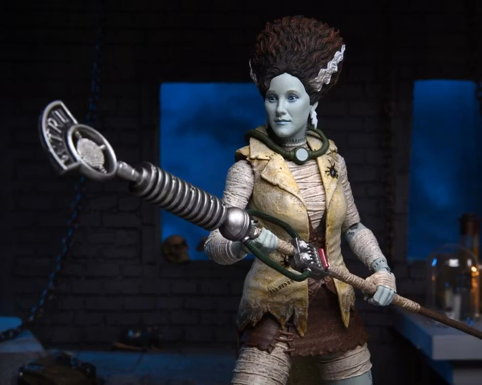 Universal Monsters x Teenage Mutant Ninja Turtles Ultimate April O'Neil as The Bride of Frankenstein