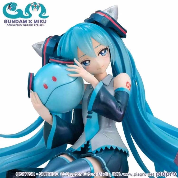 Mobile Suit Gundam 45th Anniversary x Hatsune Miku Lucrea Hatsune Miku x 00 Gundam Figure
