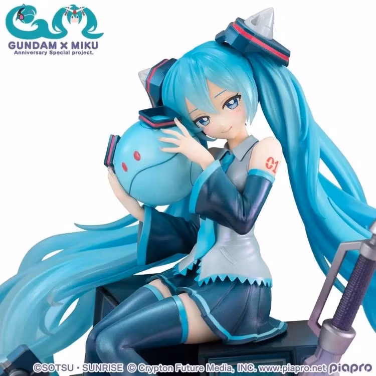 Mobile Suit Gundam 45th Anniversary x Hatsune Miku Lucrea Hatsune Miku x 00 Gundam Figure