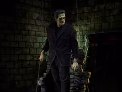 Universal Monsters Premium Format Mixed Media Frankenstein's Monster (Fabric Costuming Ver.) Statue