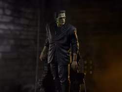Universal Monsters Premium Format Mixed Media Frankenstein's Monster (Fully Sculpted Ver.) Statue