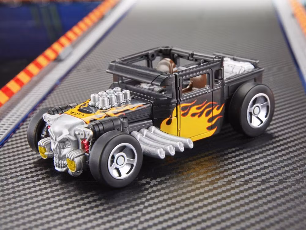 Transformers Collaborative Hot Wheels x Transformers Deluxe Class Bone Shaker