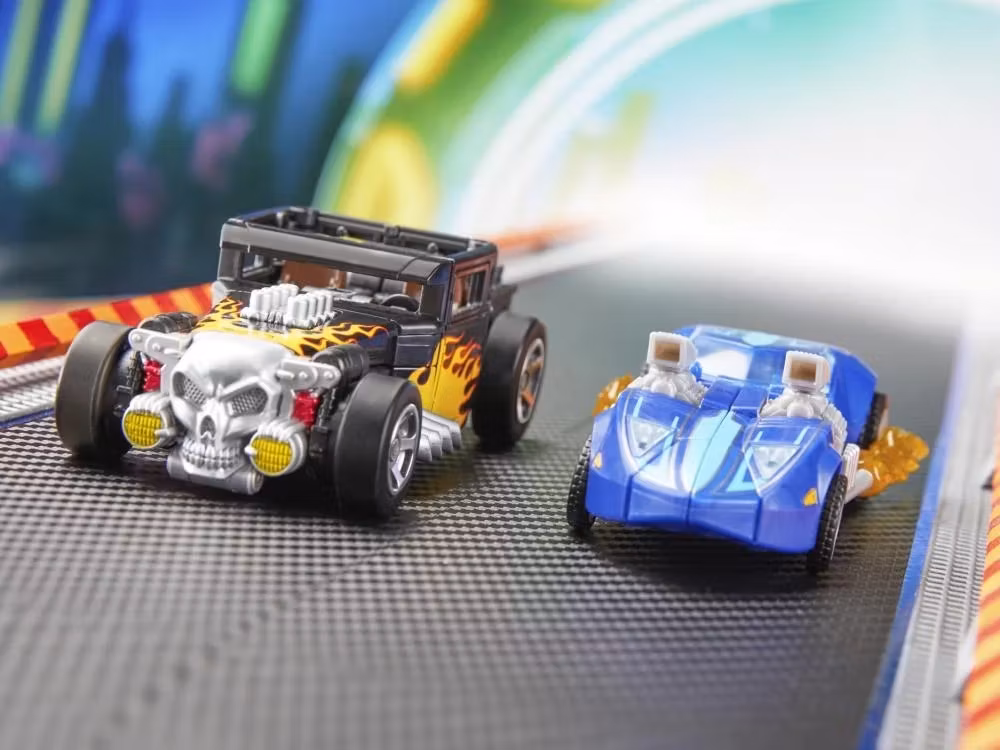 Transformers Collaborative Hot Wheels x Transformers Deluxe Class Twin Mill