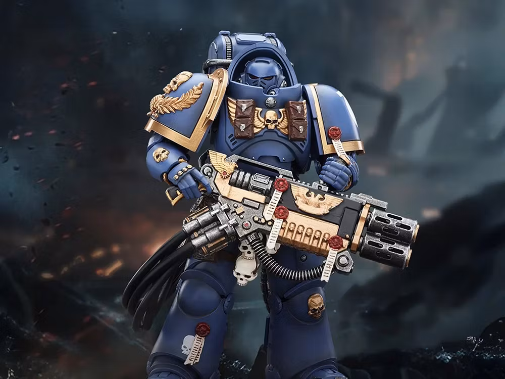 Warhammer 40,000: Space Marine 2 Ultramarines Heavy Artificer Armor with Relic Multi-Melta 1/18 Scale Action Figure