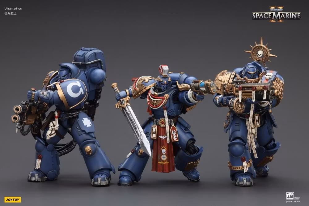 Warhammer 40,000: Space Marine 2 Ultramarines Relic Primus Armor with Plasma Pistol and Combat Blade 1/18 Scale Action Figure