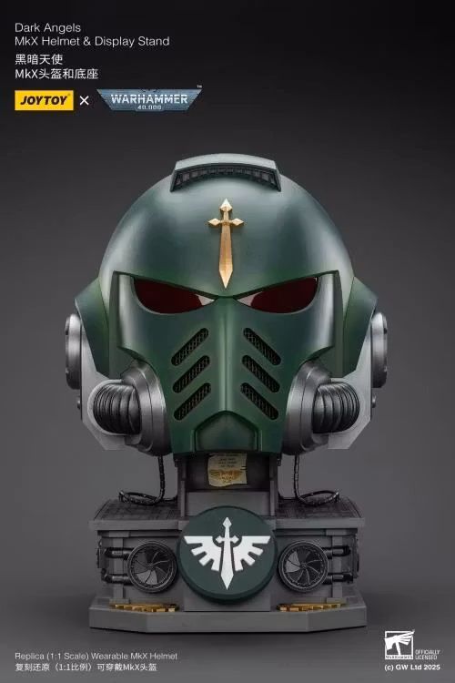 Warhammer 40,000 Dark Angels Mk. X 1/1 Scale Helmet Replica with Display Stand