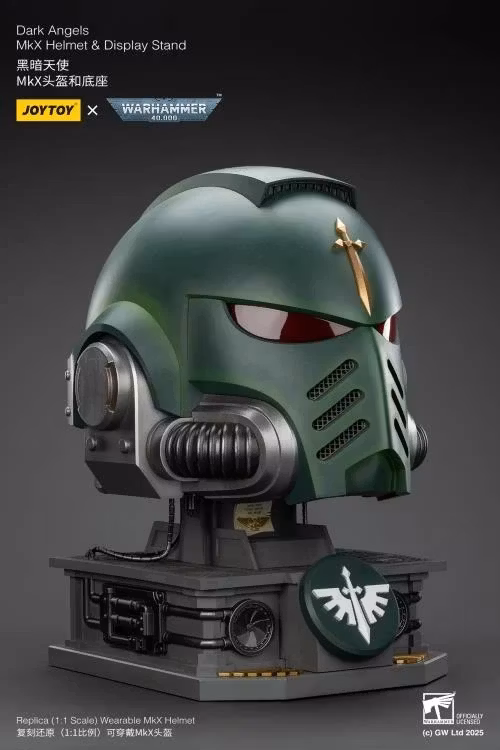 Warhammer 40,000 Dark Angels Mk. X 1/1 Scale Helmet Replica with Display Stand