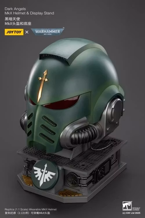 Warhammer 40,000 Dark Angels Mk. X 1/1 Scale Helmet Replica with Display Stand