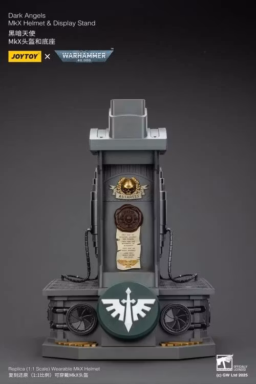 Warhammer 40,000 Dark Angels Mk. X 1/1 Scale Helmet Replica with Display Stand