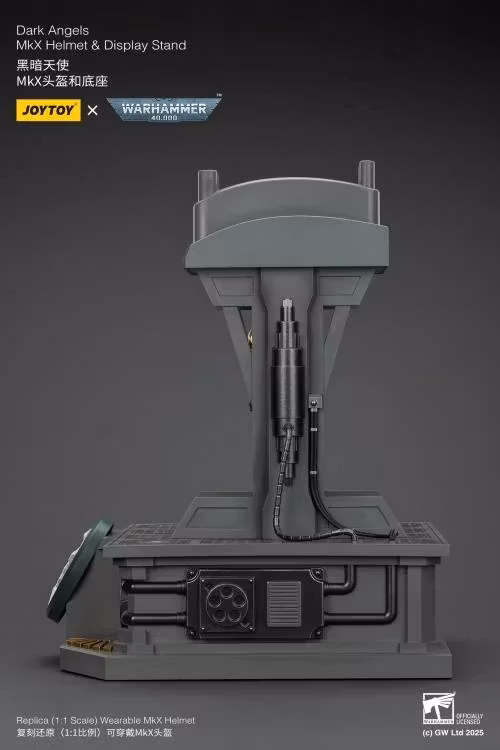 Warhammer 40,000 Dark Angels Mk. X 1/1 Scale Helmet Replica with Display Stand