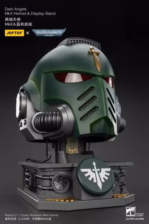 Warhammer 40,000 Dark Angels Mk. X 1/1 Scale Helmet Replica with Display Stand