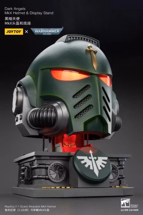 Warhammer 40,000 Dark Angels Mk. X 1/1 Scale Helmet Replica with Display Stand