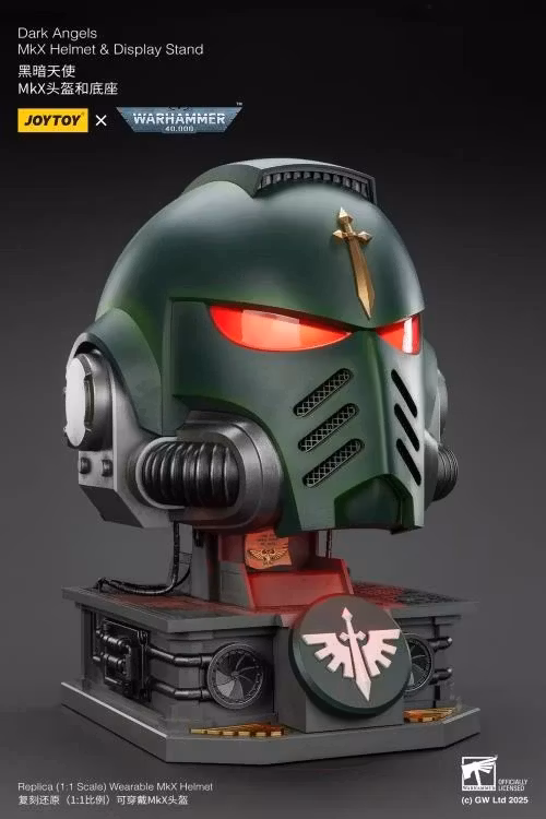 Warhammer 40,000 Dark Angels Mk. X 1/1 Scale Helmet Replica with Display Stand