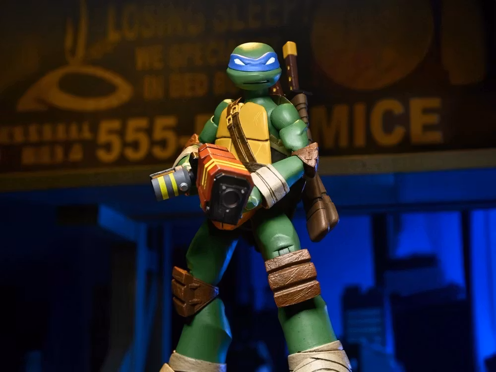 Teenage Mutant Ninja Turtles (2012) Ultimate Leonardo Action Figure
