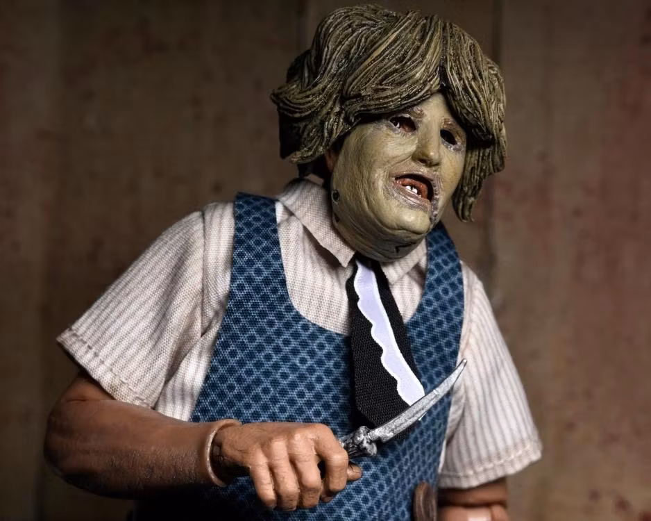 The Texas Chainsaw Massacre Leatherface with Old Lady Mask Clothed Action Figure