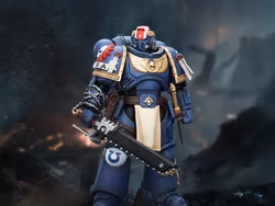 Warhammer 40,000 Ultramarines Titus with Laurels of Victory 1/18 Scale Action Figure