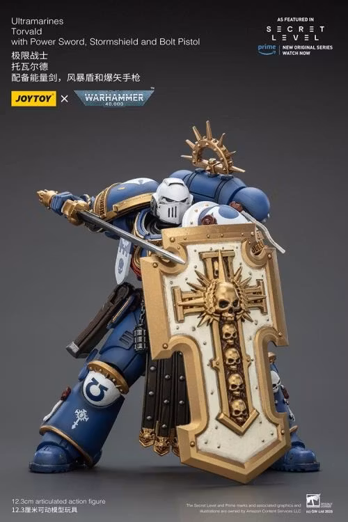 Warhammer 40,000 Ultramarines Torvald with Power Sword, Stormshield and Bolt Pistol 1/18 Scale Action Figure