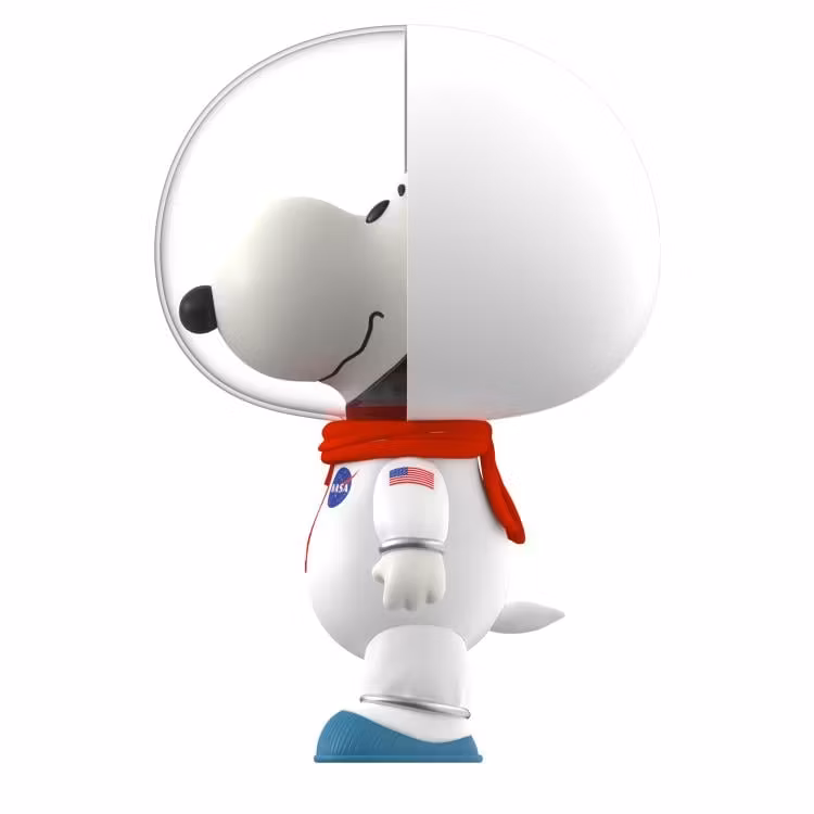 Peanuts Supersize Snoopy (White Spacesuit Ver.) Vinyl Figure