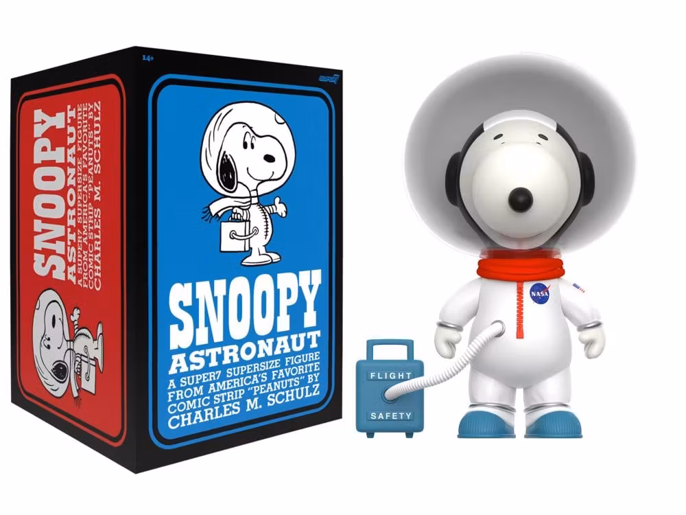 Peanuts Supersize Snoopy (White Spacesuit Ver.) Vinyl Figure