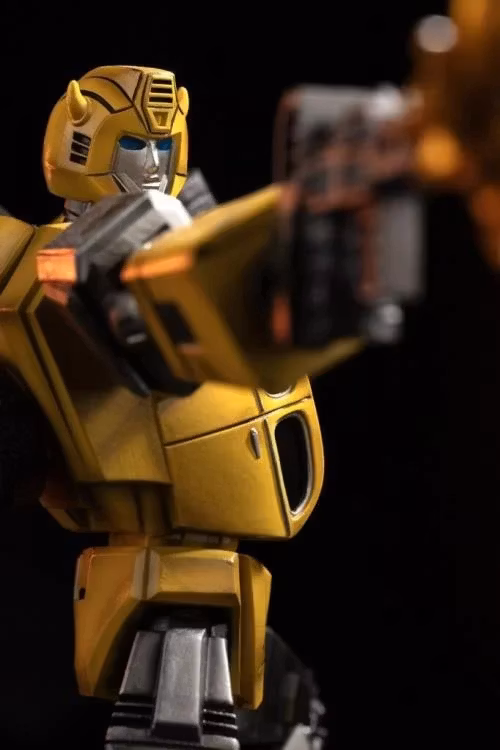 Transformers Bumblebee 1/20 Demi Art Scale Statue