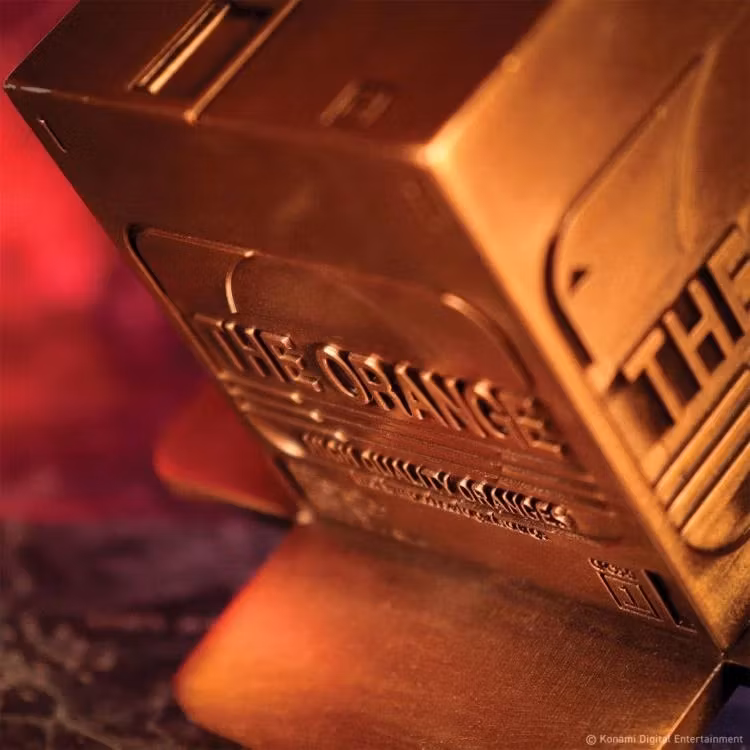 Metal Gear Solid 2: Sons of Liberty The Orange Metal Box Limited Edition Replica (Antique Gold Edition)