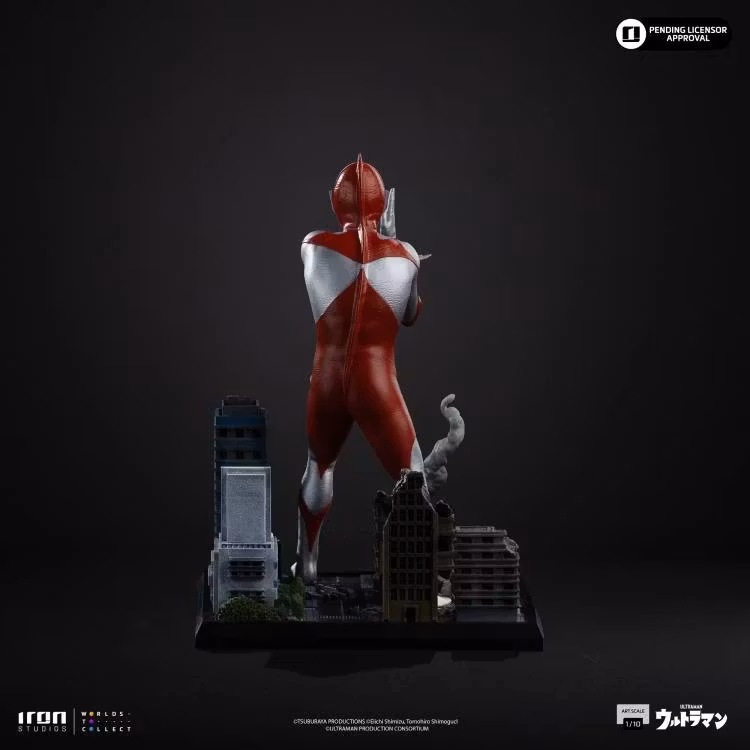 Ultraman 1/10 Art Scale Statue