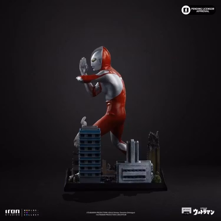 Ultraman 1/10 Art Scale Statue