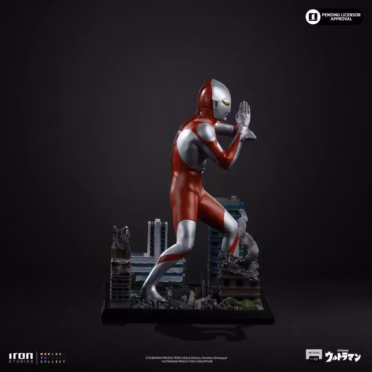 Ultraman 1/10 Art Scale Statue