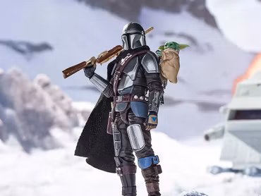 Star Wars: The Vintage Collection The Mandalorian and Grogu (The Mandalorian and Grogu) Deluxe Action Figure