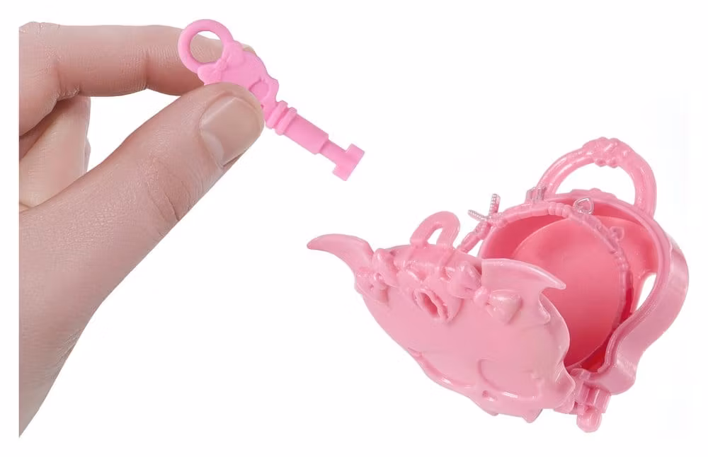 Monster High Skulltimate Secrets Destination (Gore-geous Oasis - Draculaura) Doll