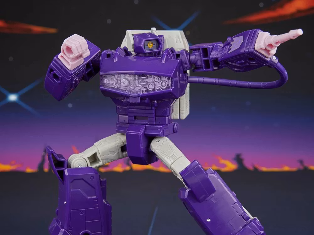 The Transformers: The Movie Studio Series 86 Voyager Class Shockwave Action Figure