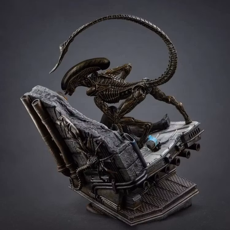 Alien 3 Ellen Ripley and Dog Alien 1/10 Art Scale Statue