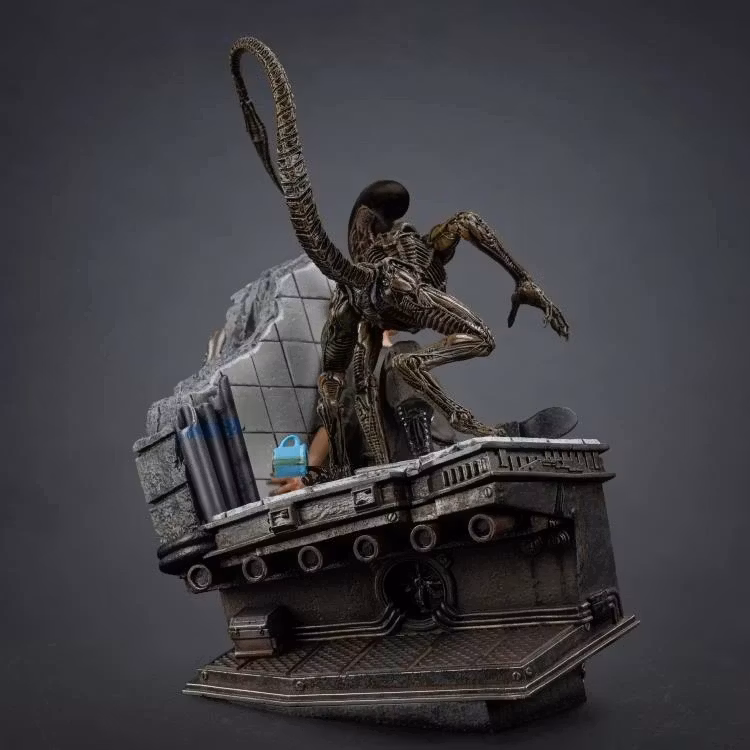 Alien 3 Ellen Ripley and Dog Alien 1/10 Art Scale Statue