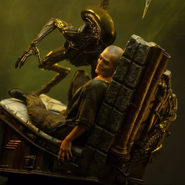 Alien 3 Ellen Ripley and Dog Alien 1/10 Art Scale Statue