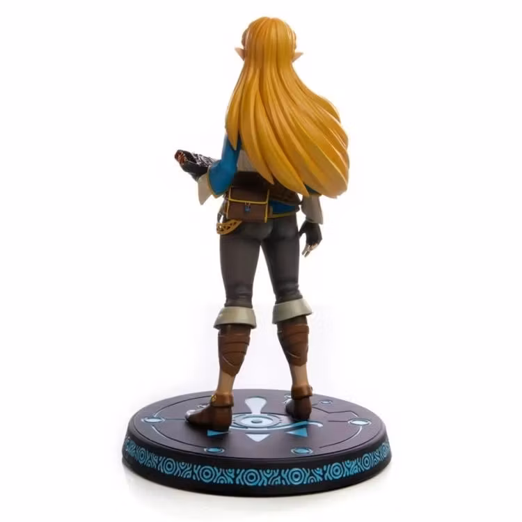 The Legend of Zelda: Breath of the Wild Zelda Statue