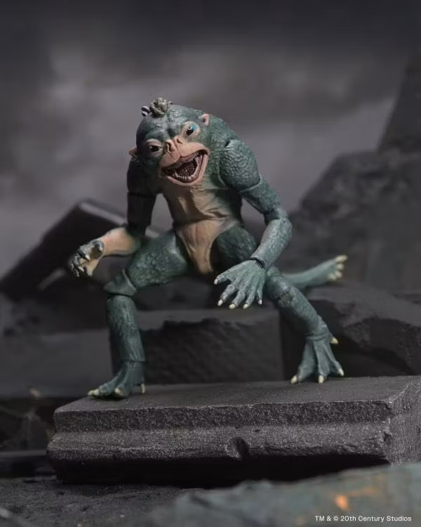 Predator: Badlands Ultimate Thia & Bud Action Figure Set