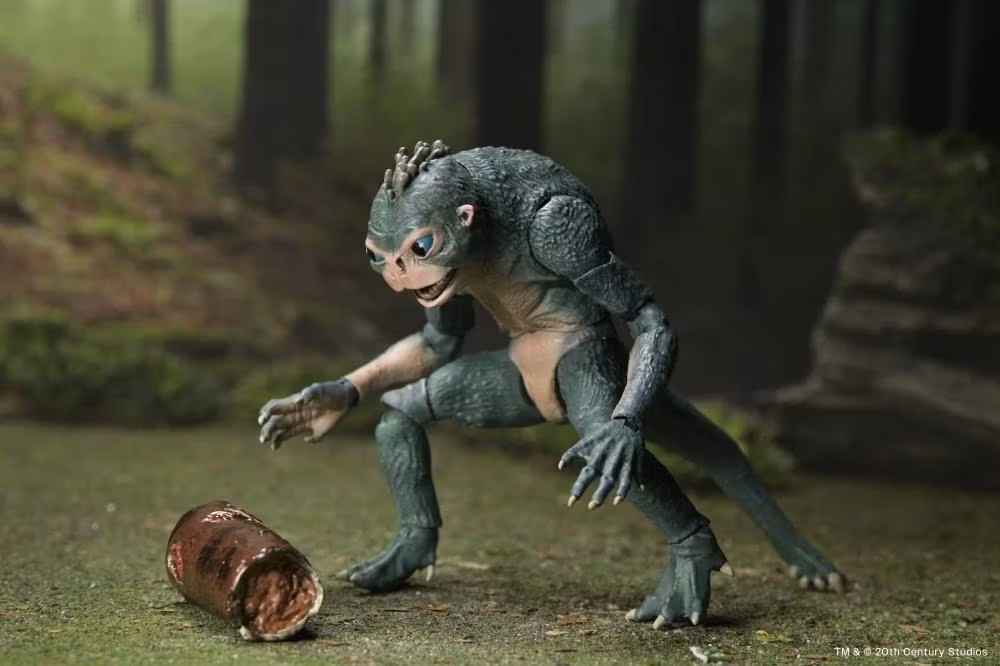 Predator: Badlands Ultimate Thia & Bud Action Figure Set