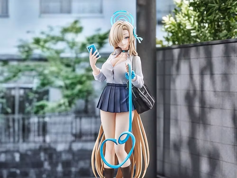 Blue Archive Asuna (School: Memorial Lobby Ver.) 1/7 Scale Figure
