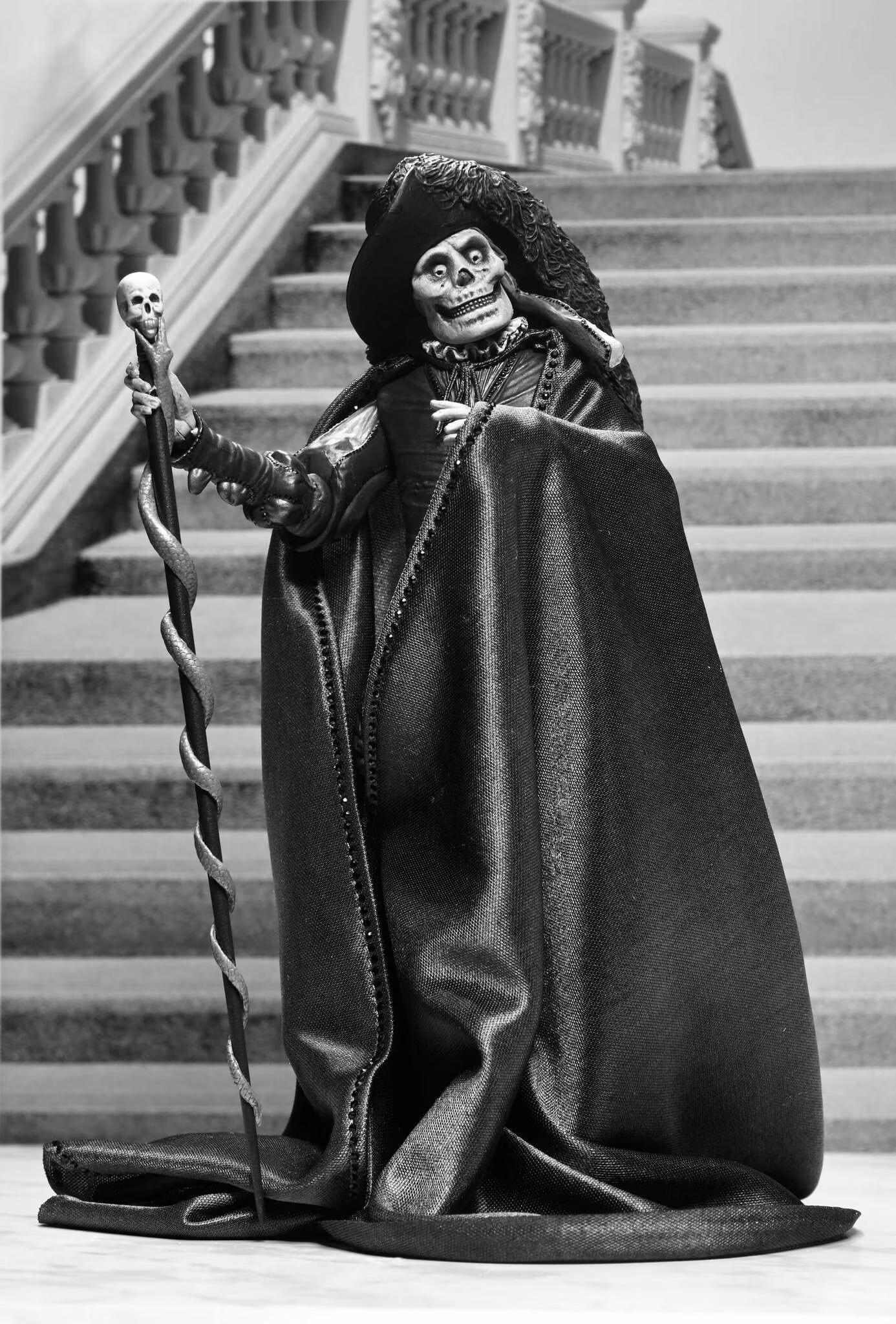 The Phantom of the Opera Ultimate "Masque of the Red Death" (Black & White) Action Figure